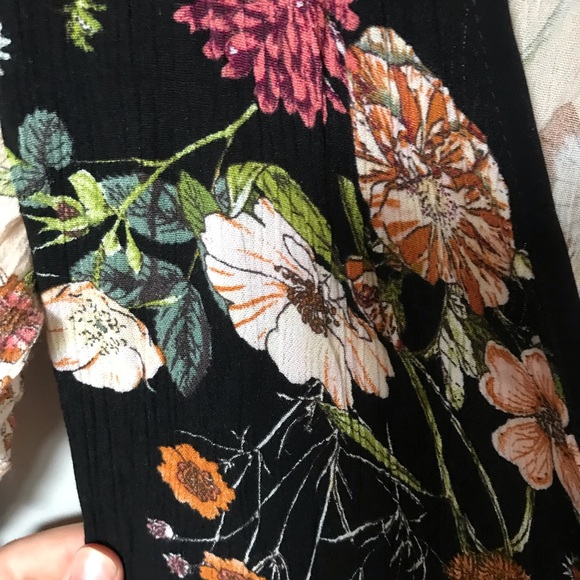 Dreamy cottagecore floral wrap dress 🌸🌿 - Picture 2 of 3